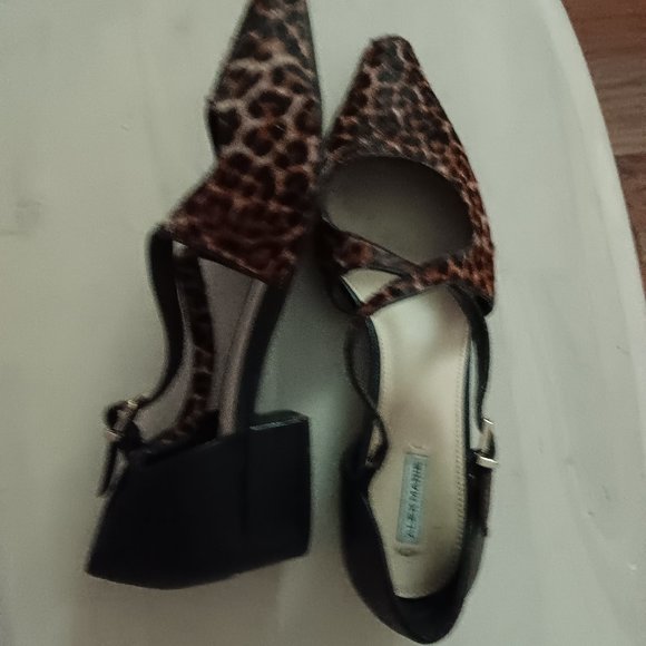 Animal Print Flats - Picture 1 of 2